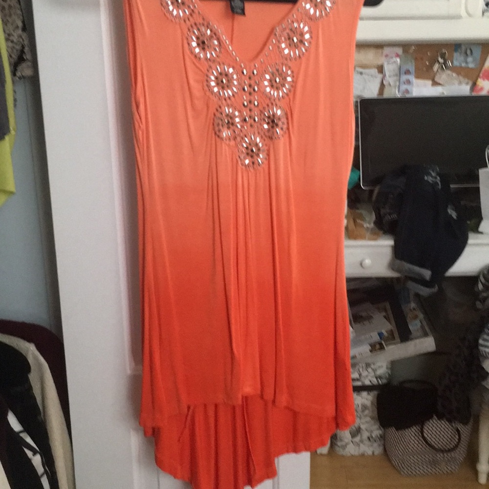Sleeveless shirt